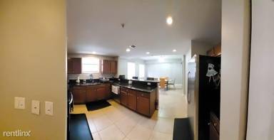 Main picture of 11603 NW 89th St