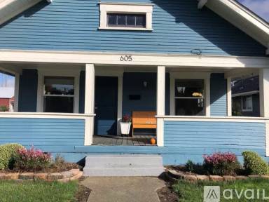 Main picture of 605 1st Ave NE