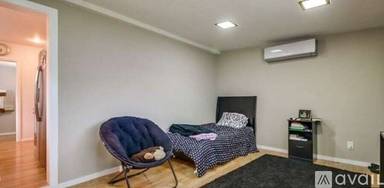 Main picture of 136 Brightwood Ave