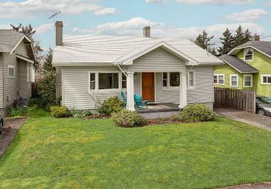 Main picture of 3215 NE 61st Ave