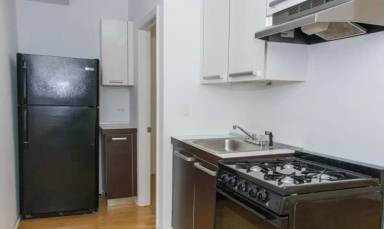 Main picture of 5054 N Winthrop Ave
