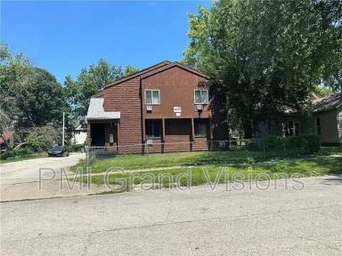Main picture of 904 W Macon St