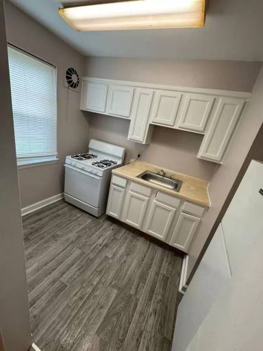 Main picture of 5803 Oakview Ave