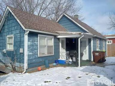 Main picture of 611 Croswell St
