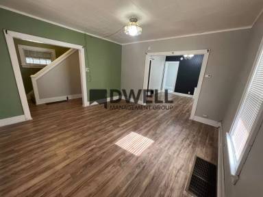 Main picture of 405 1st St SW