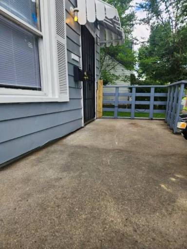 Main picture of 845 Berry St