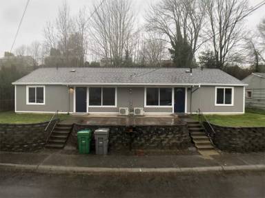 Main picture of 1731 Bloomington Ave