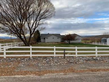 Main picture of 68380 Trout Rd