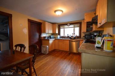 Main picture of 10 Stockwell St