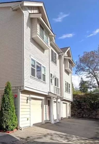 Main picture of 3312 NE 123rd St