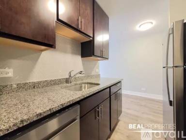 Main picture of 530 W Surf St