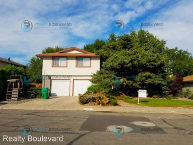 Main picture of 1955 Matteoni Dr