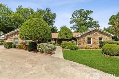 Main picture of 115 Poppy Ln