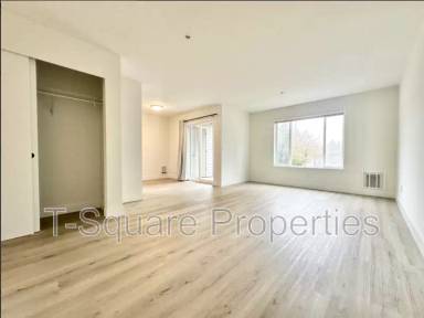 Main picture of 7041 S 116th Pl