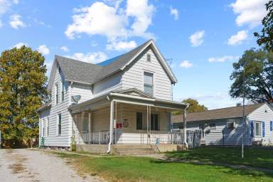 Main picture of 3010 McArthur Dr