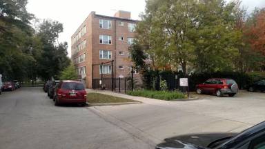 Main picture of 2424 W Estes Ave