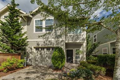 Main picture of 2227 NE Redelfs Way