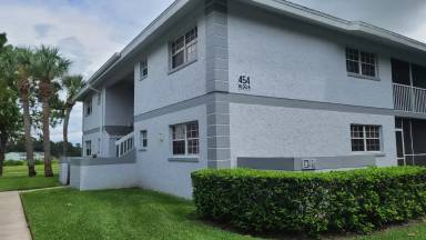 Main picture of 454 Fairways Cir