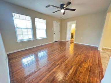 Main picture of 3105 Zephyr Rd