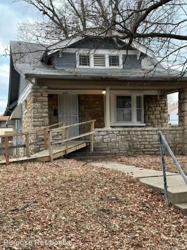 Main picture of 2217 E 68th Ter