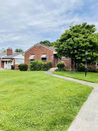 Main picture of 4712 Clarke St