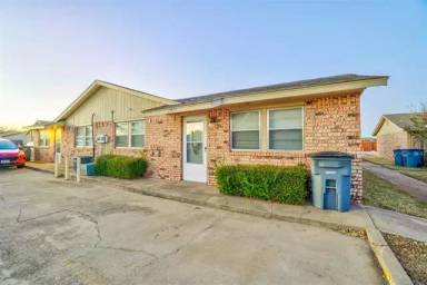 Main picture of 7902 NW Crossland Cir