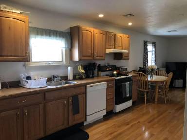 Main picture of 541 Pleasant St