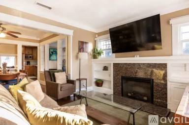 Main picture of 5162 S Manhattan Pl
