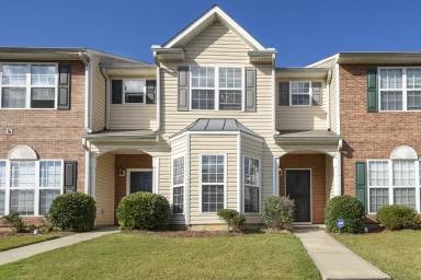 Main picture of 5080 Oakley Commons Blvd