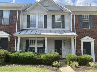 Main picture of 5322 Jocelyn Ln
