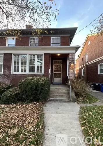 Main picture of 2268 Shady Ave