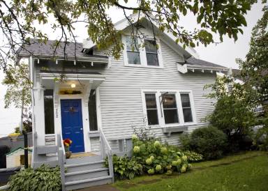 Main picture of 708 E 8th St