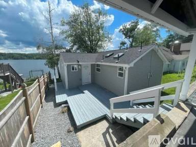Main picture of 47 Lakeshore Dr