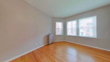 Main picture of 738 W Aldine Ave