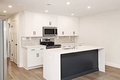 Main picture of 2229 Leeham St
