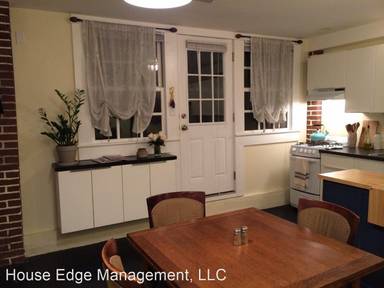 Main picture of 982 N Highland Ave NE