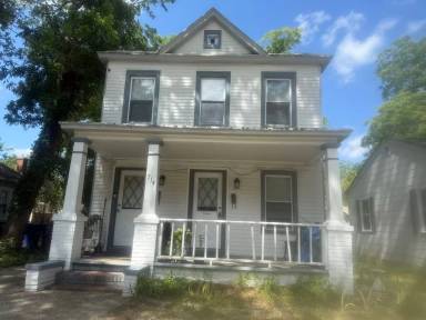 Main picture of 714 Vermont Ave