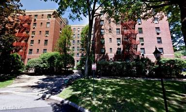 Main picture of Larchmont Acres Apartments