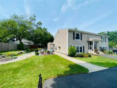 Main picture of 423 Dover Ave