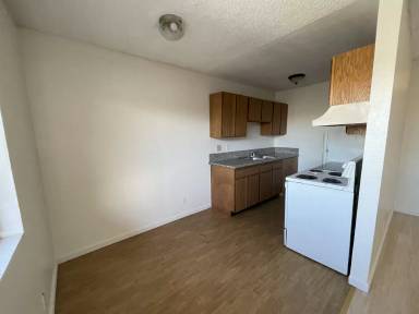 Main picture of 1541 E Harmon Ave