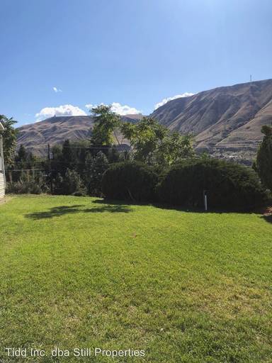 Main picture of 200 Rimrock Way