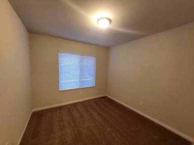 Main picture of 327 Hidden Riv E