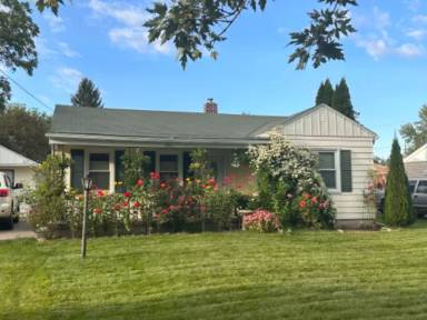 Main picture of 411 E 3rd St
