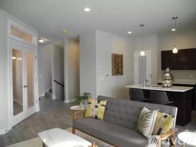 Main picture of 301 Cross Oak Dr