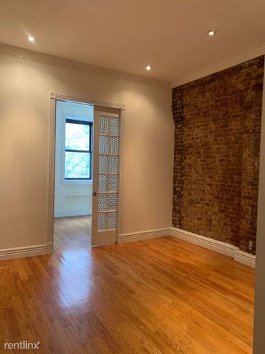 Main picture of 338 E 55th St