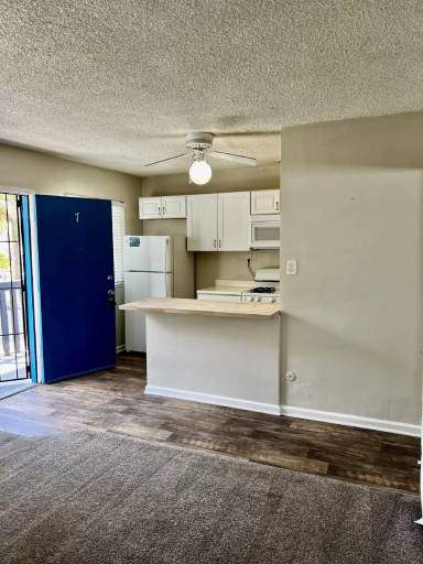 Main picture of 3366 Roosevelt St