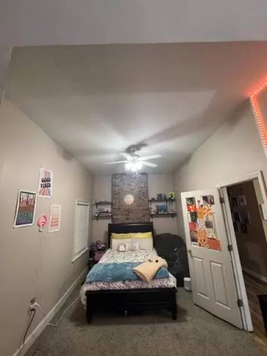 Main picture of 444 N Broadway