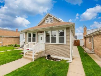 Main picture of 3705 E Hamilton Ave