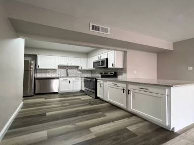 Main picture of Oakwood Apartments