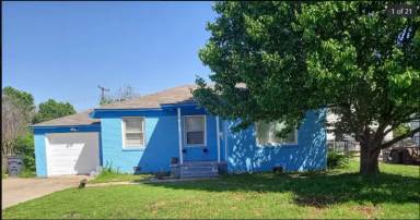Main picture of 15 NW 28th St